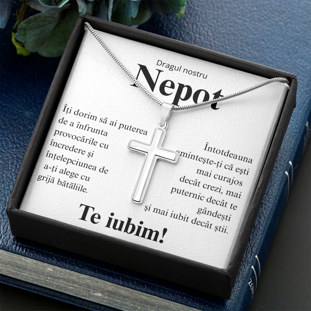 Surpriza pentru nepot – un lantisor cu pandantiv cruciulita plin de semnificații