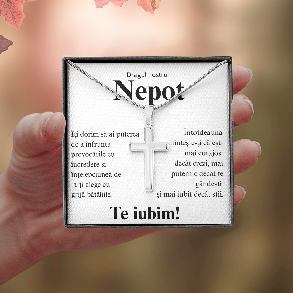 Surpriza pentru nepot – un lantisor cu pandantiv cruciulita plin de semnificații