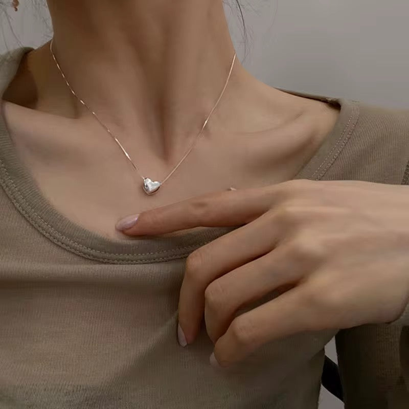 NOU 💥 Lănțișor Peach Heart – Cadou pentru Absolvire