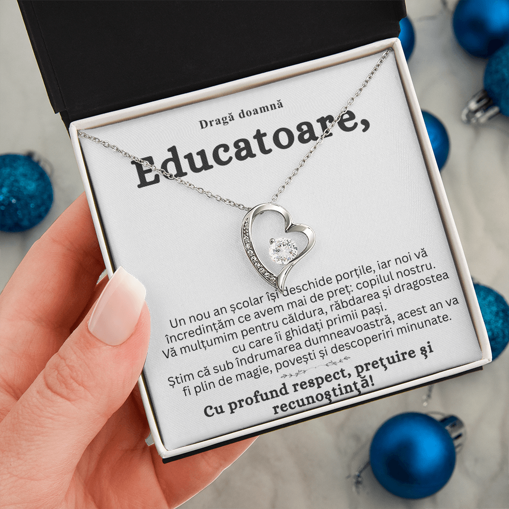 Cadou pentru Doamna Educatoare -Lănțișor  „Inimă de Dascăl” cu Felicitare Mesaj