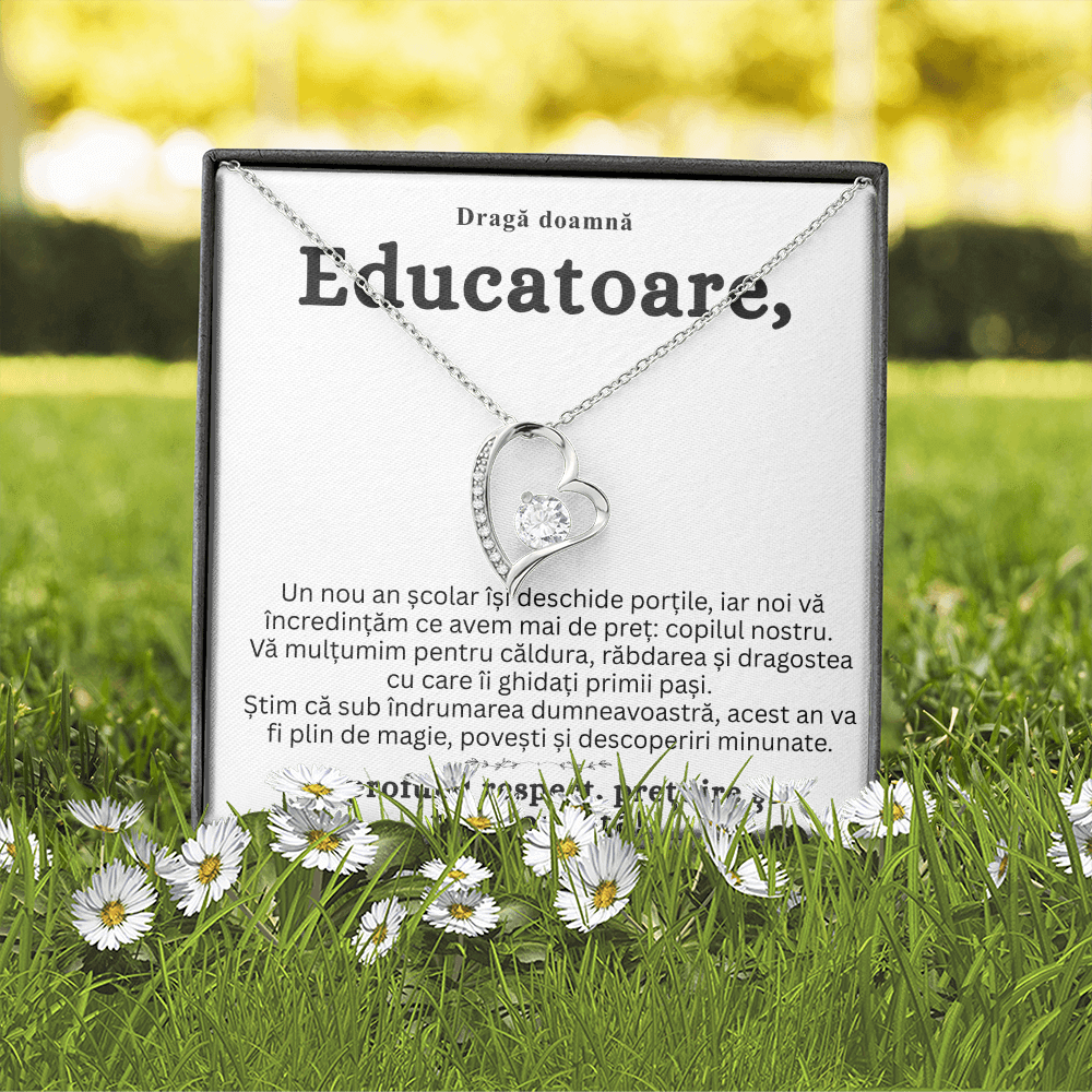 Cadou pentru Doamna Educatoare -Lănțișor  „Inimă de Dascăl” cu Felicitare Mesaj